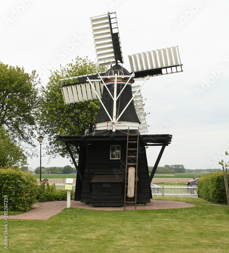 Obraz na plátně The David mill from 1890 in Warfum. The Netherlands