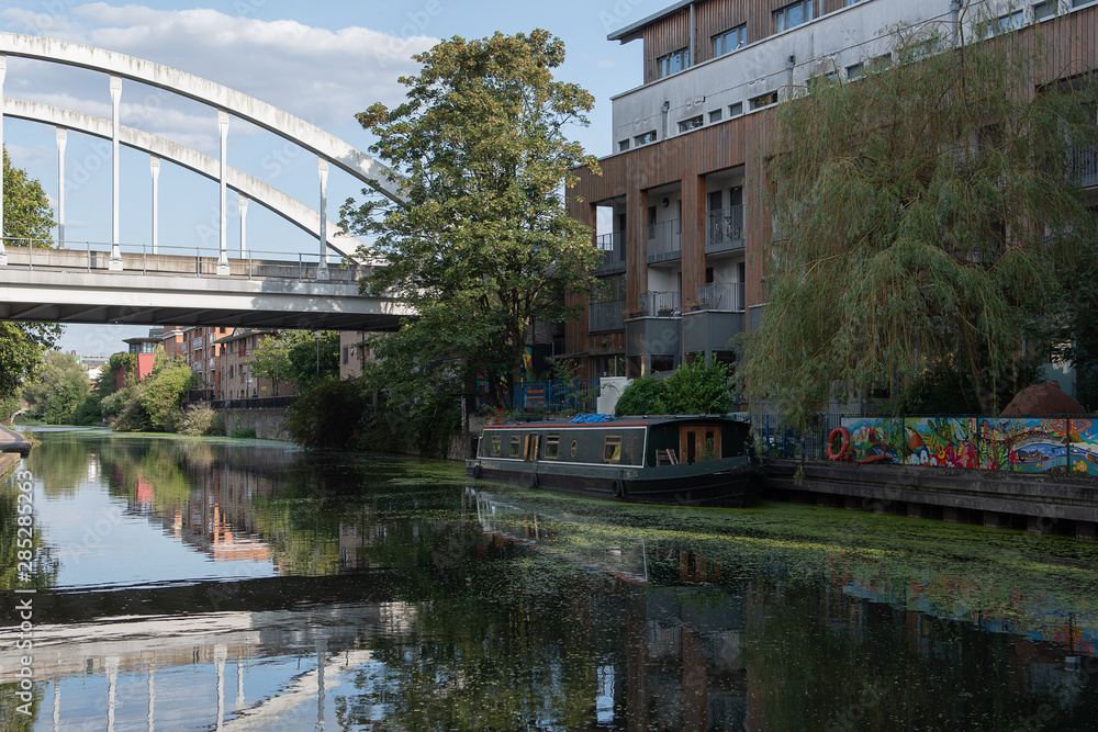 Fototapeta premium View along the Regent's Canal
