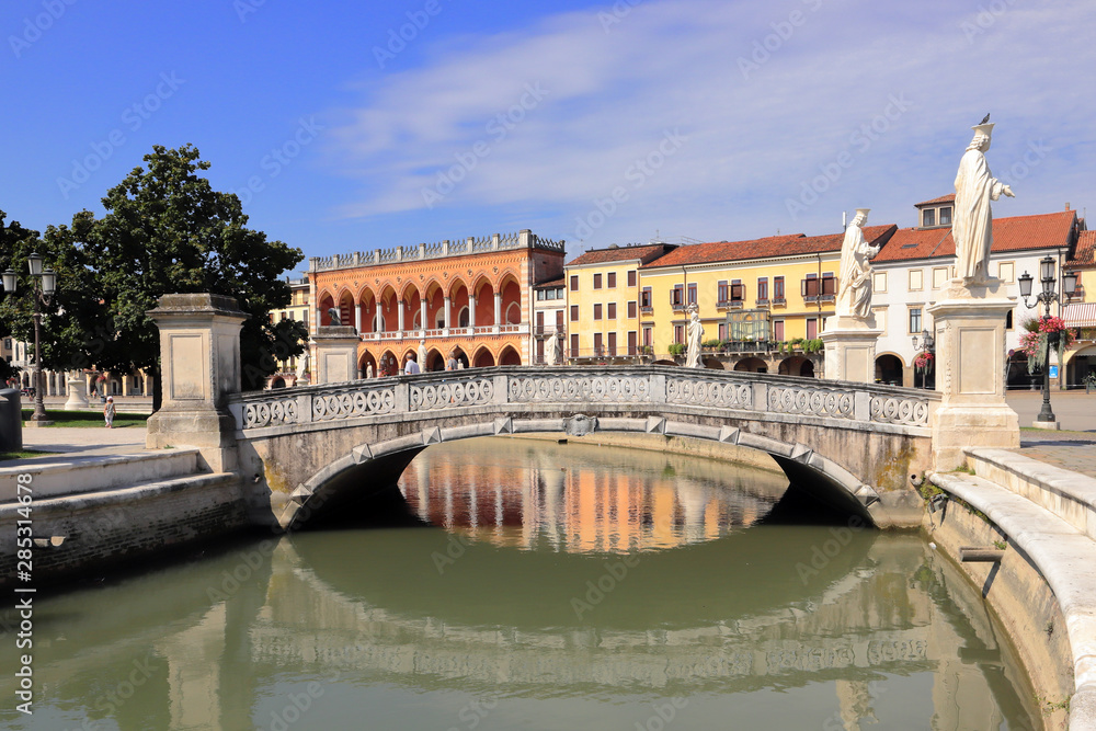 Fototapeta premium padua city, prato della valle square, italy 