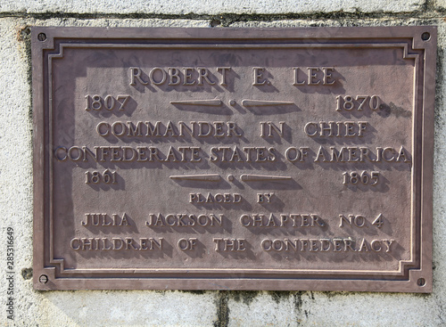 Plaque on the Lee Monument on Lee Circle at New Orleans