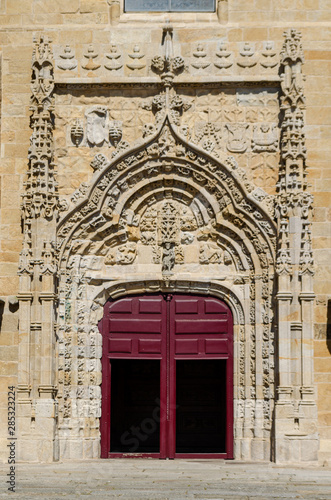Potada de estilo manuelino de la iglesia matriz de Vila do Conde, Portugal. © Vic