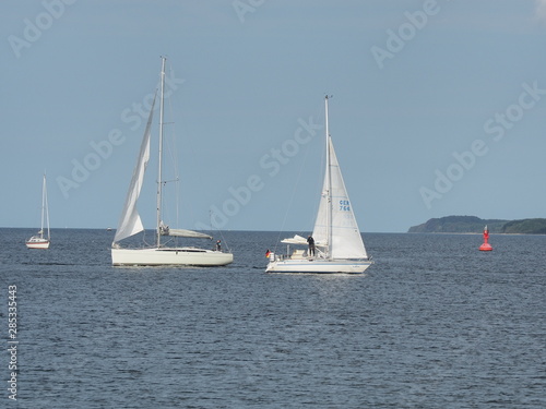 Lübeck-Travemünde – Mündung der Trave mit Promenade und Schiffen