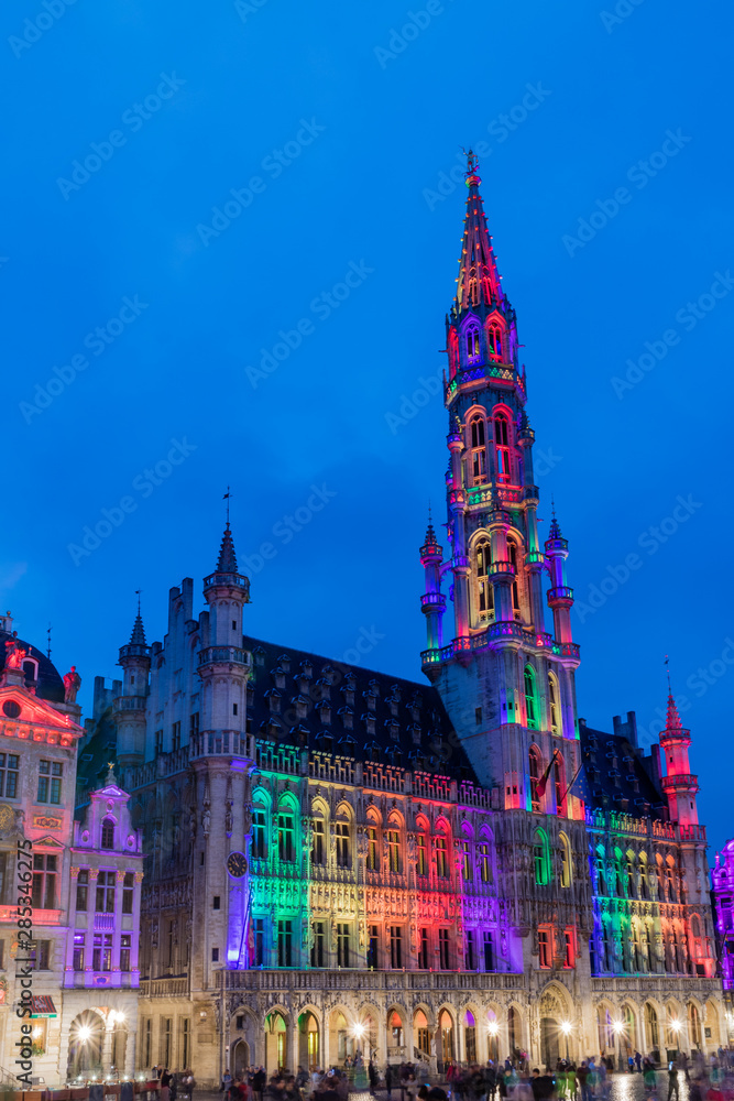 Fototapeta premium Brussels Grand Place by night and its colour show