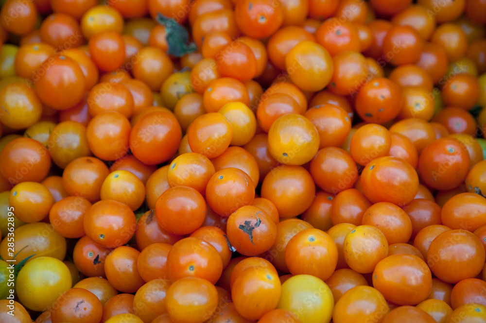 Golden cherry tomatoes for sale Golden cherry tomatoes for sale
