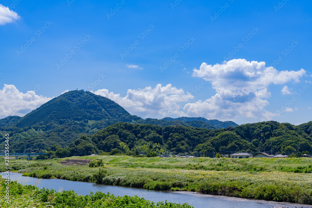静岡県伊豆の国市　かつらぎ山と狩野川