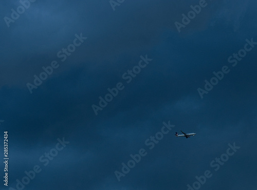 Wallpaper Mural Plane flying from danger Torontodigital.ca