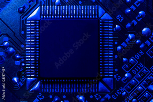 For electronic devices, photonic computer