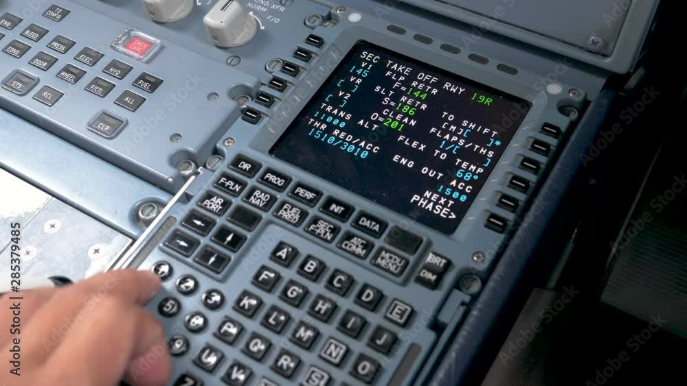 Hand of pilot inputs flight parameters, Preparing the aircraft Hand of pilot inputs flight parameters, Preparing the aircraft