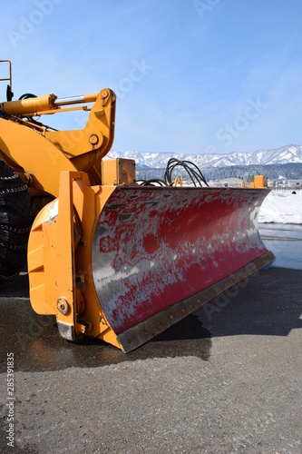 待機中の除雪車