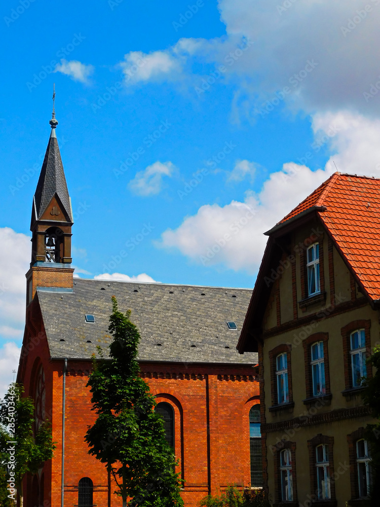 Obraz premium Katholische Kirche St. Mariä Himmelfahrt aus dem 15. Jahrhundert