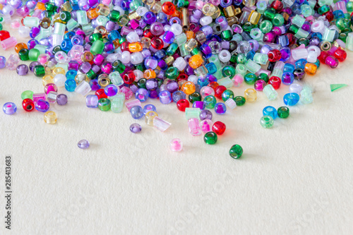 perline multicolore in macro fotografia