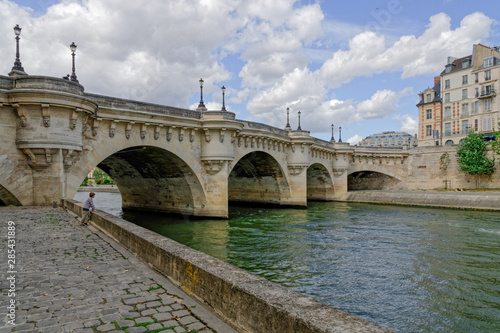 Bridge in Paris © isabelle dupont