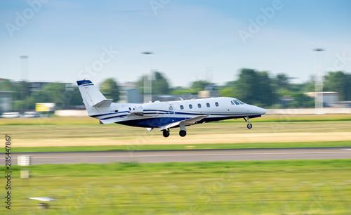 Business jet landing