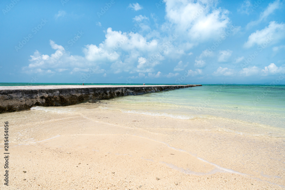 Obraz premium 沖縄の竹富島 西桟橋