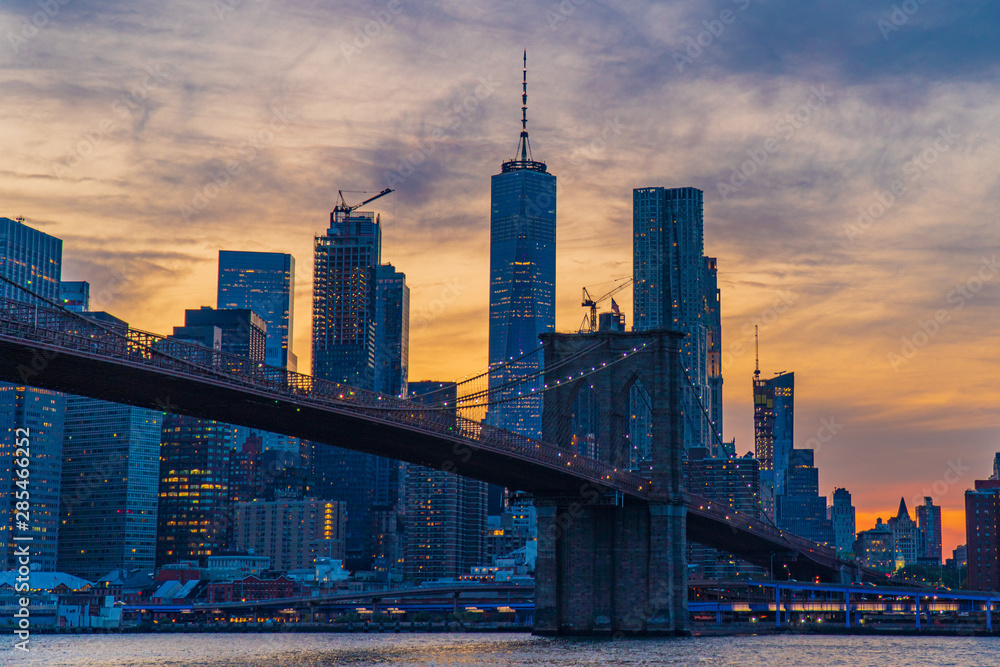 Obraz premium Brooklyn Bridge sunset - DUMBO