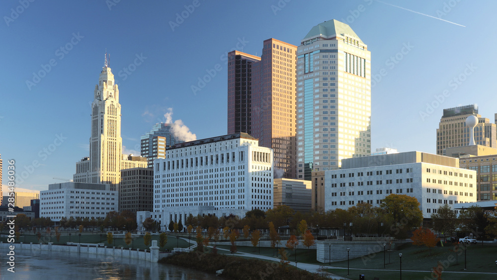 Fototapeta premium Columbus, Ohio skyline on a clear morning