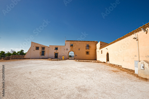 Foto Entrance of the Romana del Tellaro villa in Sicily, Italy.
