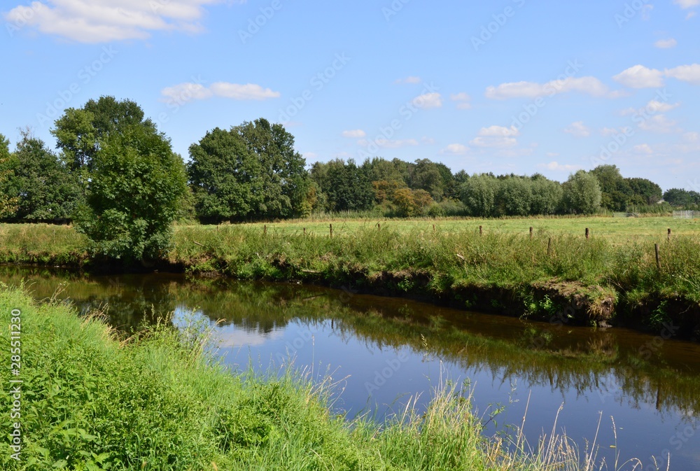 typische Niederrhein- Landschaft