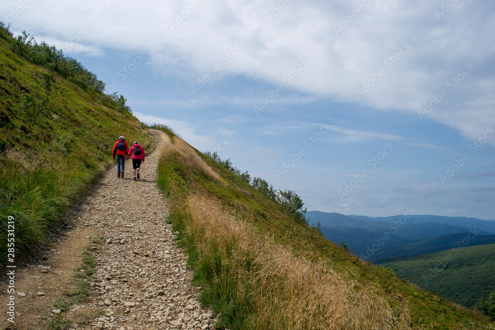 Turyści na szlaku, podejście na Wielką Rawkę, Bieszczady