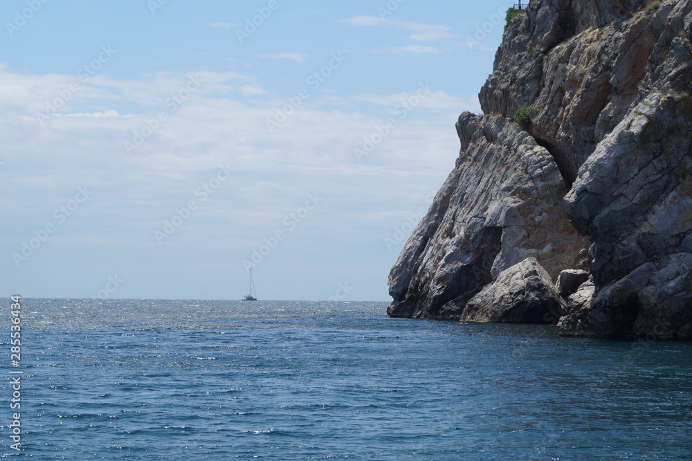 sea and rocks