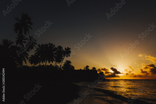 Nascer do sol incrível no caribe brasileiro, Maragogi, Alagoas