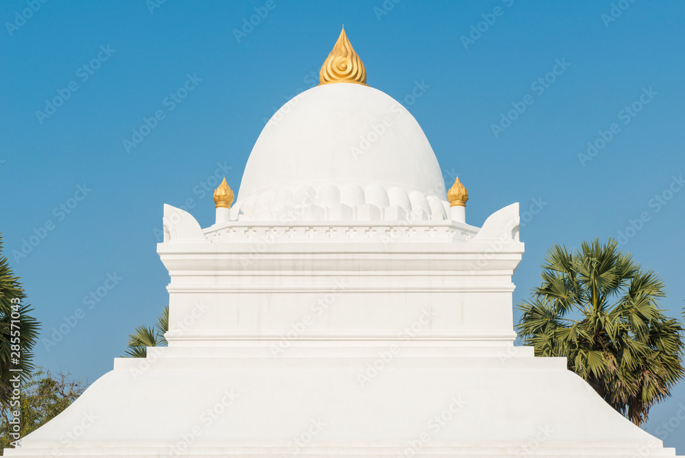 An iconic 'watermelon' stupa in Wat Wisunalat is Luang Prabang’s oldest temple after renovated. This building is unique stupa in 16th century Singhalese style stupa. An iconic 'watermelon' stupa in Wat Wisunalat is Luang Prabang’s oldest temple after renovated. This building is unique stupa in 16th century Singhalese style stupa.