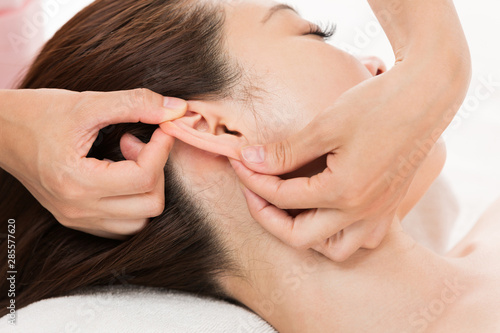 Fotografie 耳のマッサージ