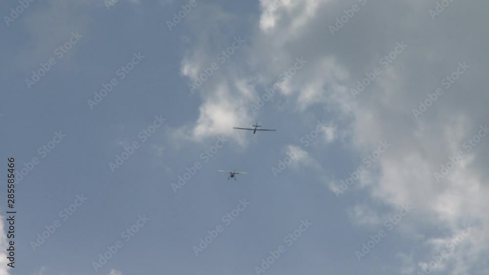 Planes flying high in the blue sky video Planes flying high in the blue sky video