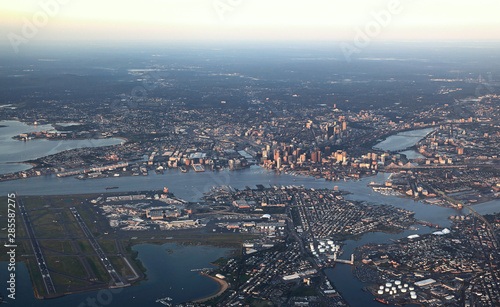 Bild auf Leinwand Boston, aerial view in the early morning sun