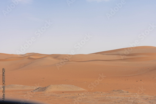 Straße durch die arabische Sandwüste © SKatzenberger