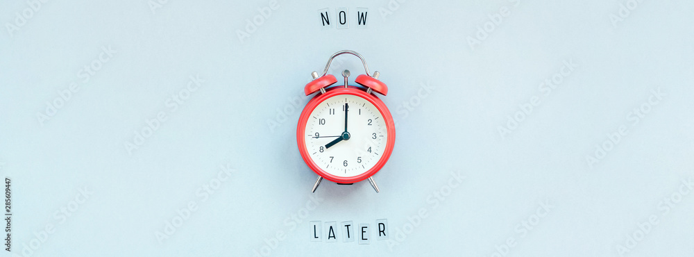 Naklejka premium Concept of procrastination and time management