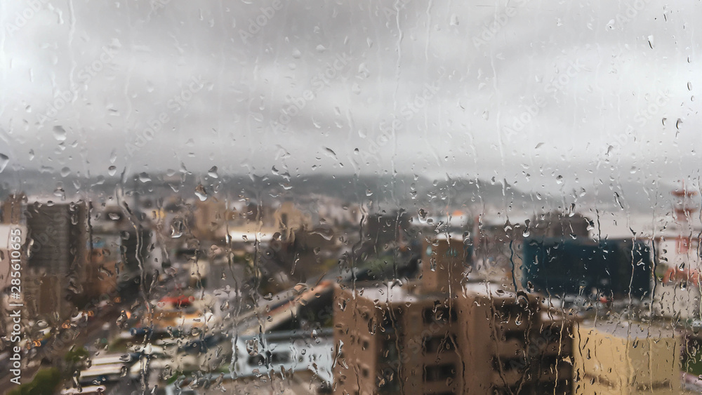 Fototapeta premium 雨の街
