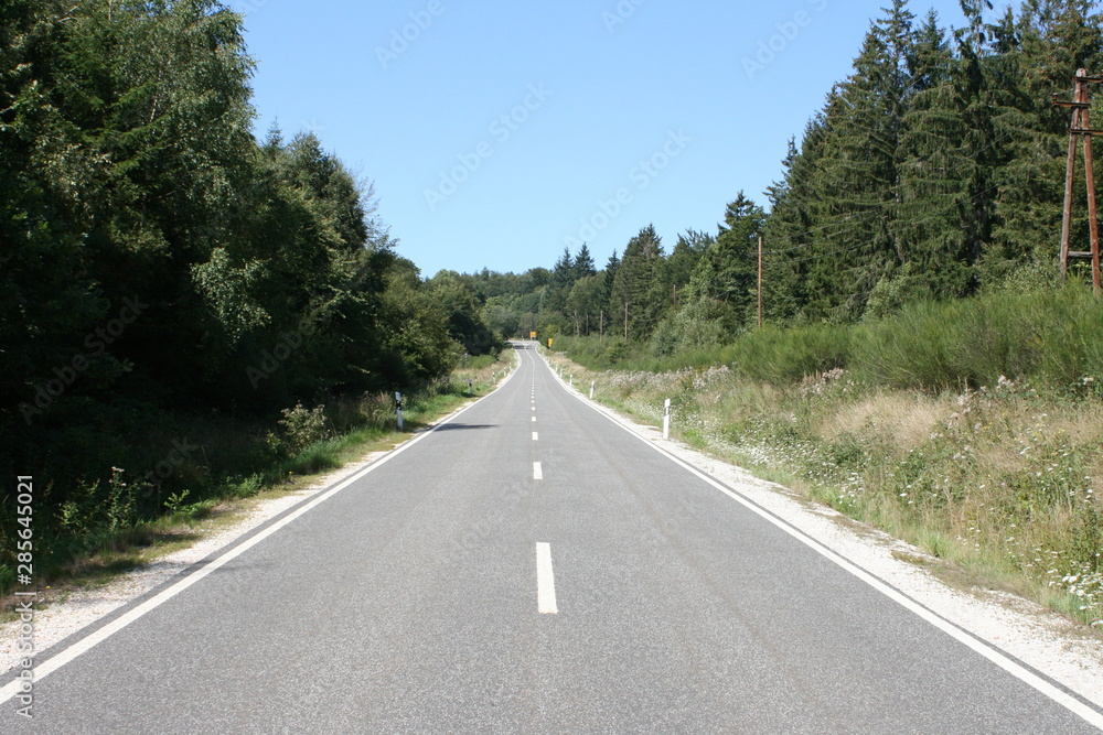 Landstraße im Hunsrück Landstraße im Hunsrück