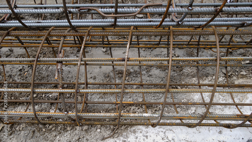 Ferraillage cylindrique pour poteau en béton Stock Photo Adobe Stock — free download