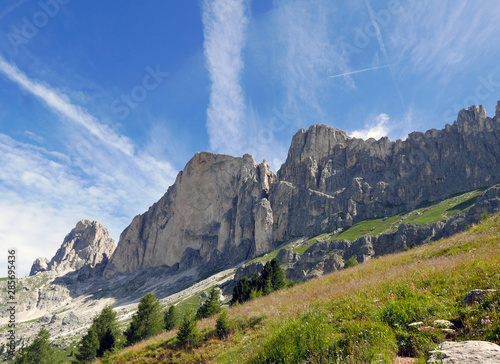 maestosi e suggestivi panorami montani delle dOLOMITI IN  ESTATE, TRA ROCCE E VALLATE photo