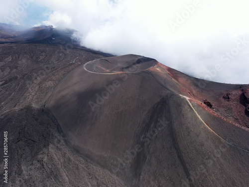 Il Cratere Barbagallo sul vulcano Etna in Sicilia visti dall'alto