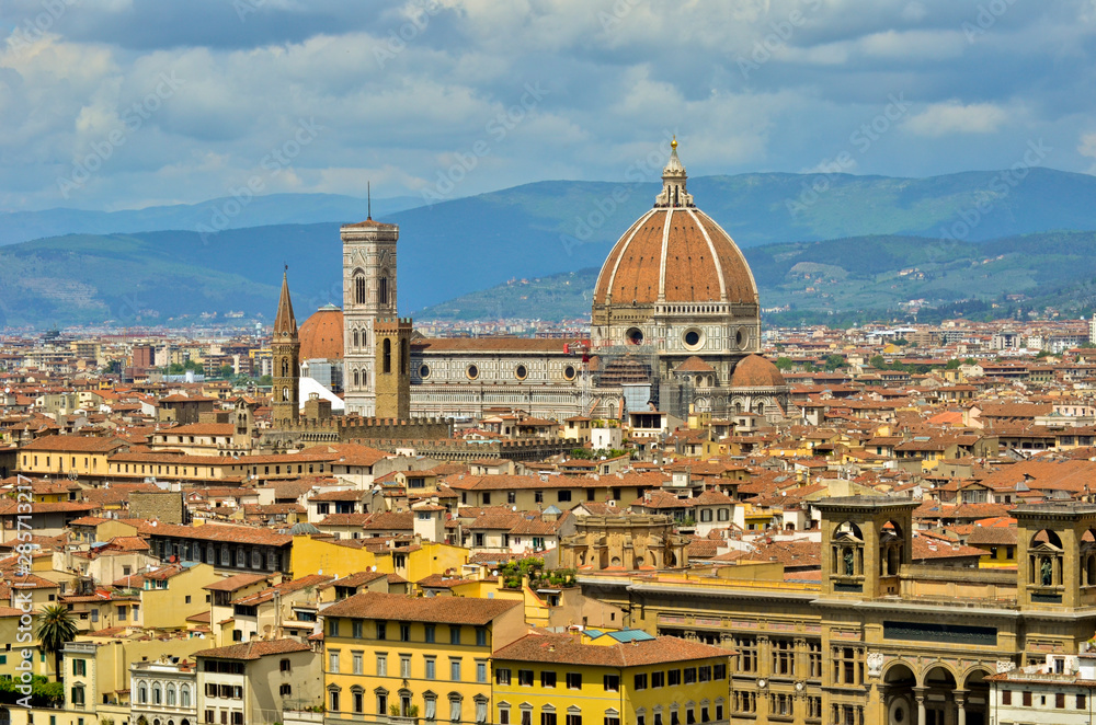 Fototapeta premium View of the cathedral of Florence with the city, Italy
