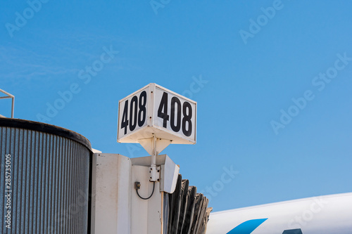 gate 408