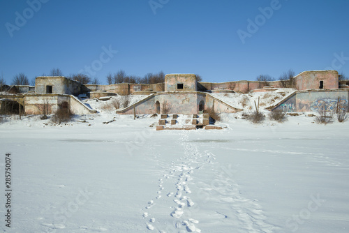 Sunny March day on the ruins of the 1st Northern Battery (1st Northern Fort), Kronstadt