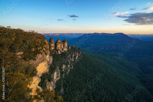 sunset at three sisters lookout, blue mountains, australia 33