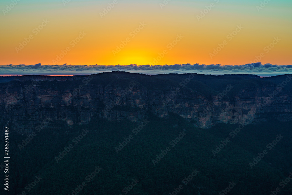 sunrise at govetts leap lookout, blue mountains, australia 2