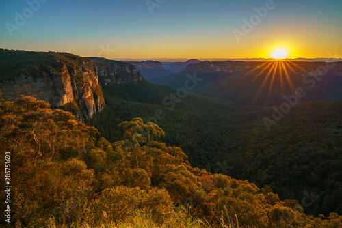 sunrise at govetts leap lookout, blue mountains, australia 47