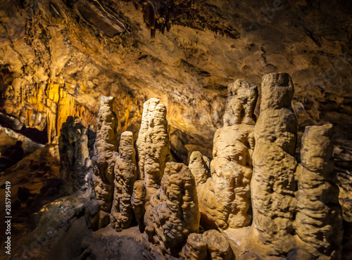 Obraz na plátně The Caves of Han.