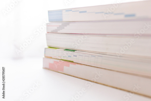 積み重ねた参考書