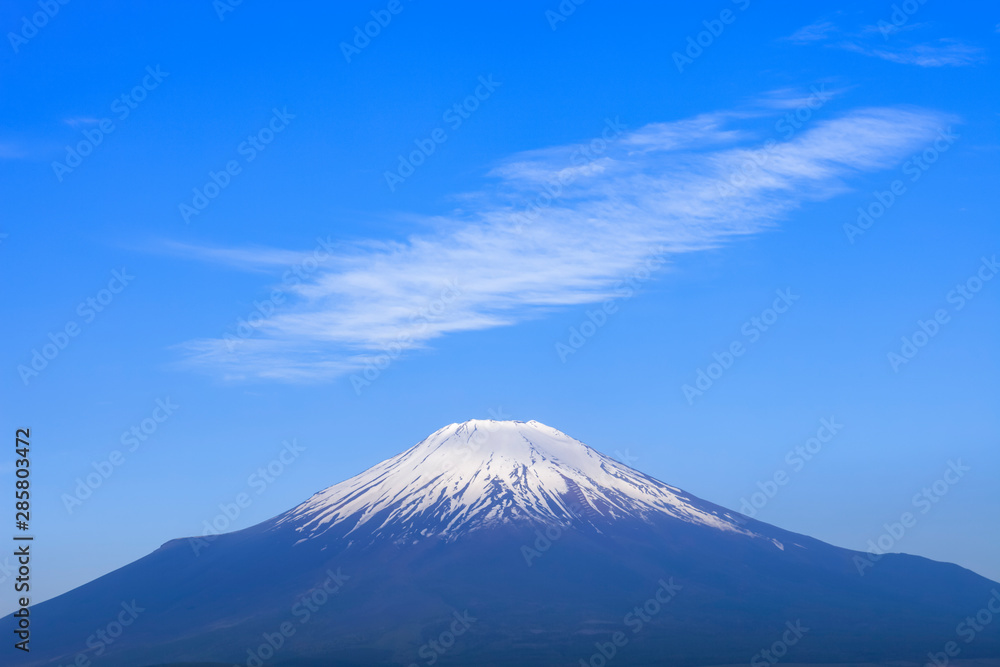 富士山と雲　山梨県