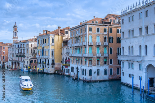 Venetian waterway © Sue Leonard