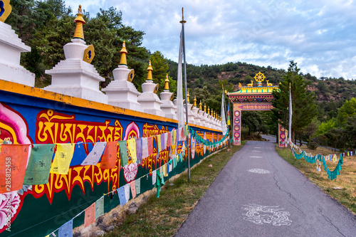 Fotografía Buddhist temple Dag Shang Kagyu in Panillo huesca Aragón Spain