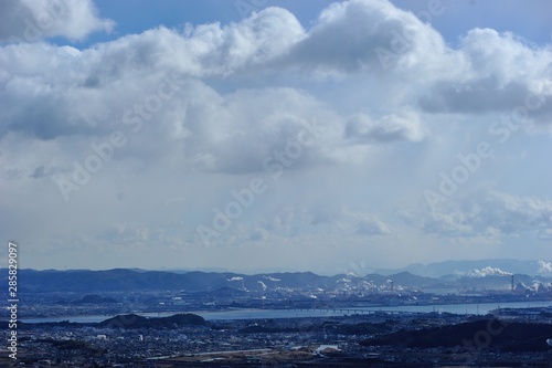 遥照山頂上から見た水島工業地帯