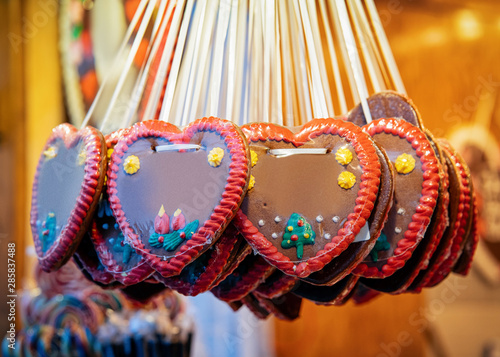 Canvas Print Heart shape Gingerbread cookies at Christmas market in Germany