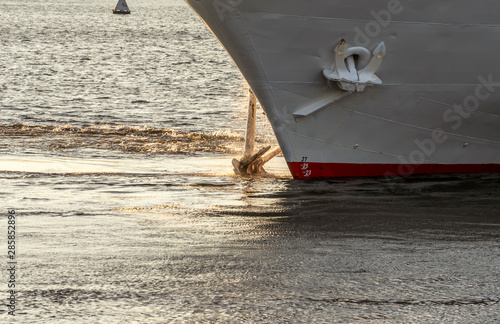 the ship raises the anchor of the water close-up